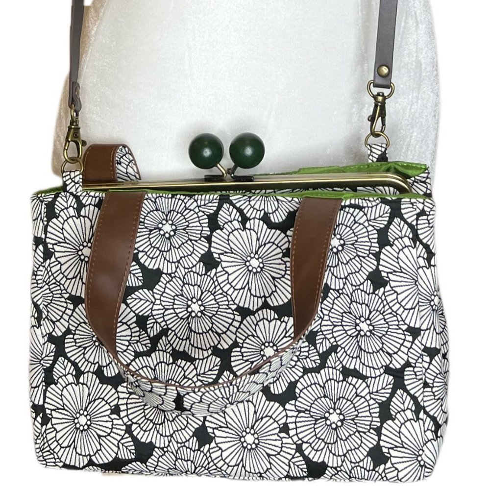 Small Floral Japanese Tote Handbag with Kiss Lock Closure & Removable Crossbody